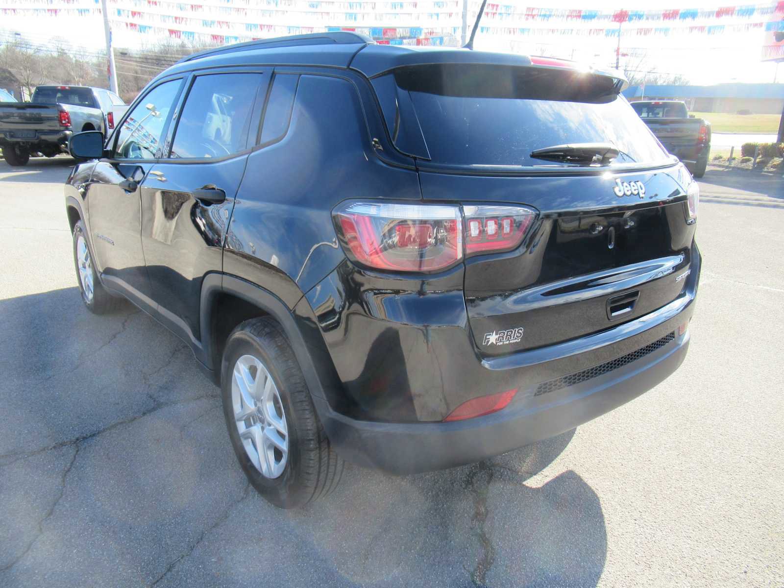Used 2018 Jeep Compass Sport image 2