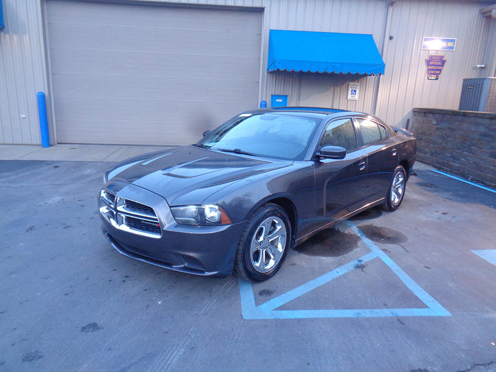 Used 2014 Dodge Charger SE w/ Sport Appearance Group RWD image 1