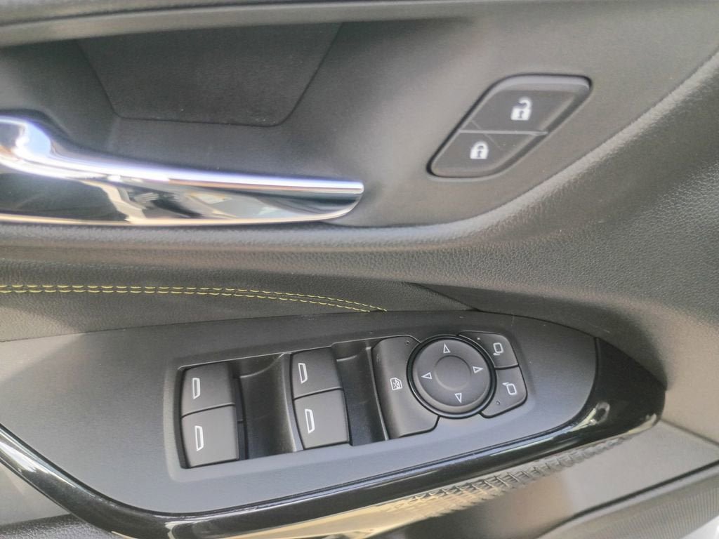 New 2026 Chevrolet Trax LT w/ Sunroof Package image 17
