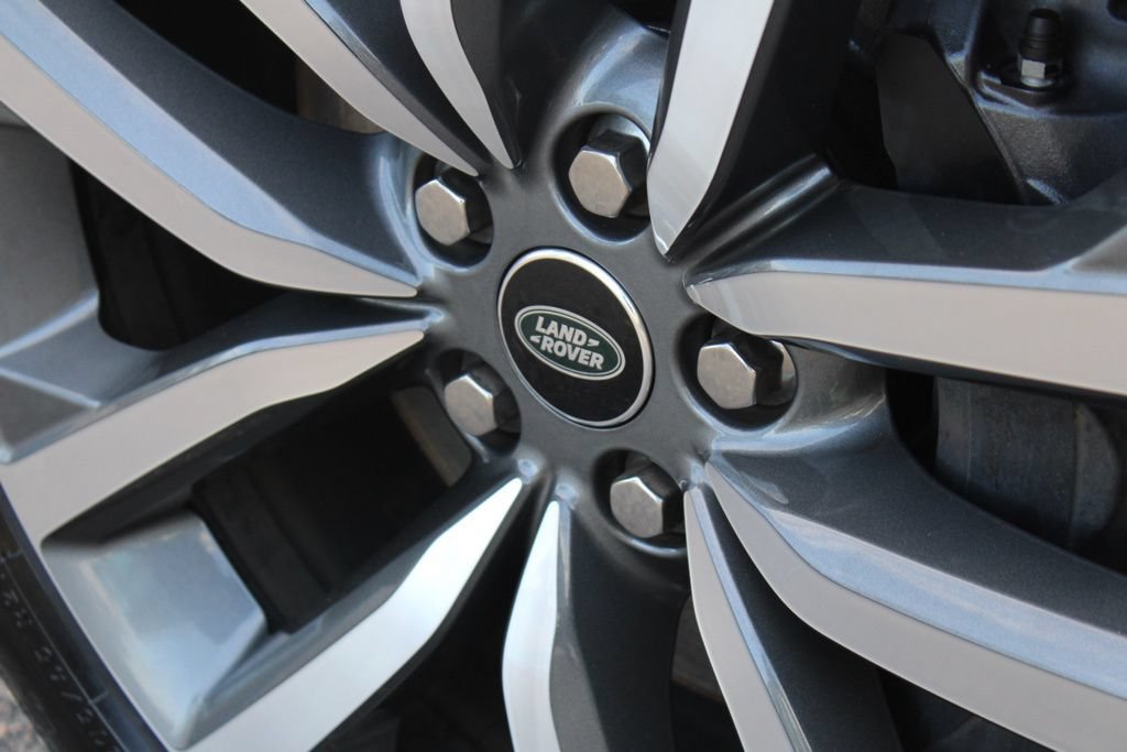 Certified 2025 Land Rover Discovery Dynamic SE AWD/4WD image 12