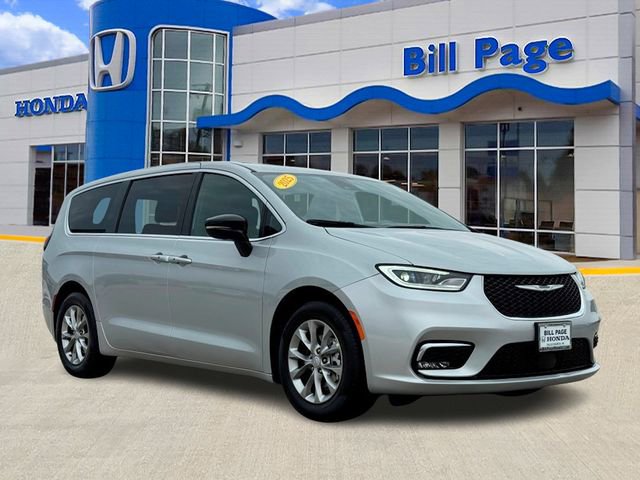 Used 2026 Chrysler Pacifica Limited