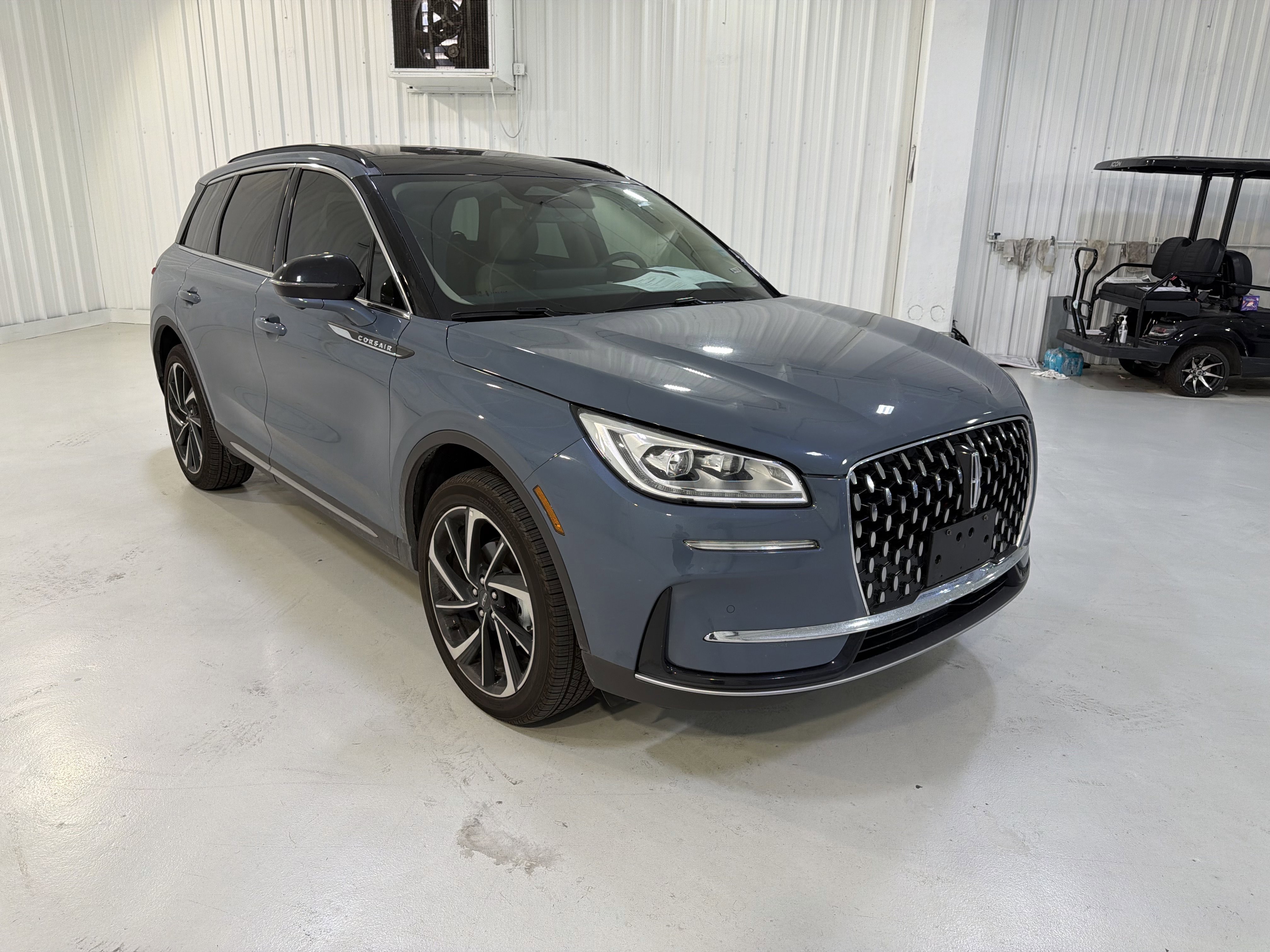Used 2025 Lincoln Corsair Reserve w/ Equipment Group 202A AWD/4WD image 7