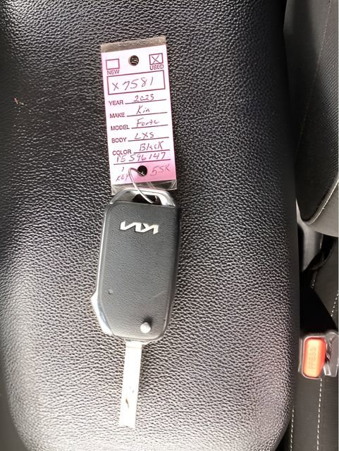 Used 2023 Kia Forte LXS image 32