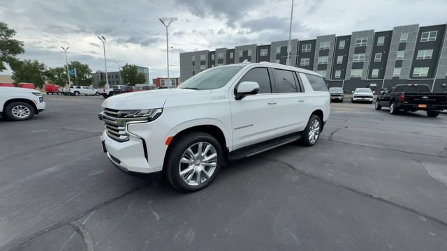 Used 2024 Chevrolet Suburban High Country w/ Advanced Technology Package AWD/4WD image 4