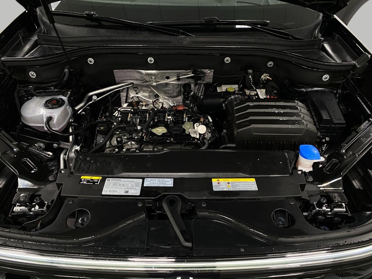 Used 2024 Volkswagen Atlas Cross Sport SEL Premium R-Line image 12