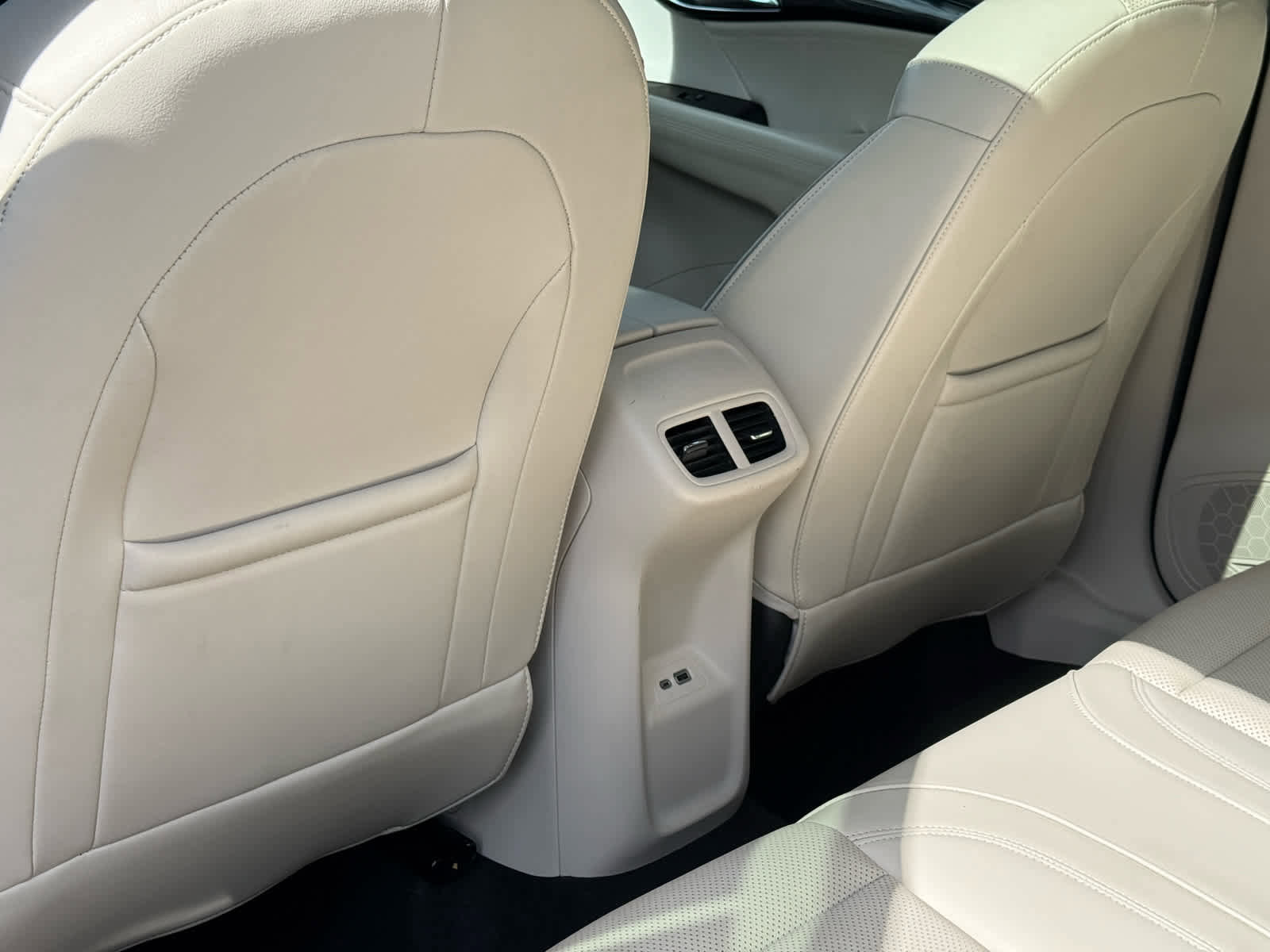 Used 2021 Buick Envision Essence image 27