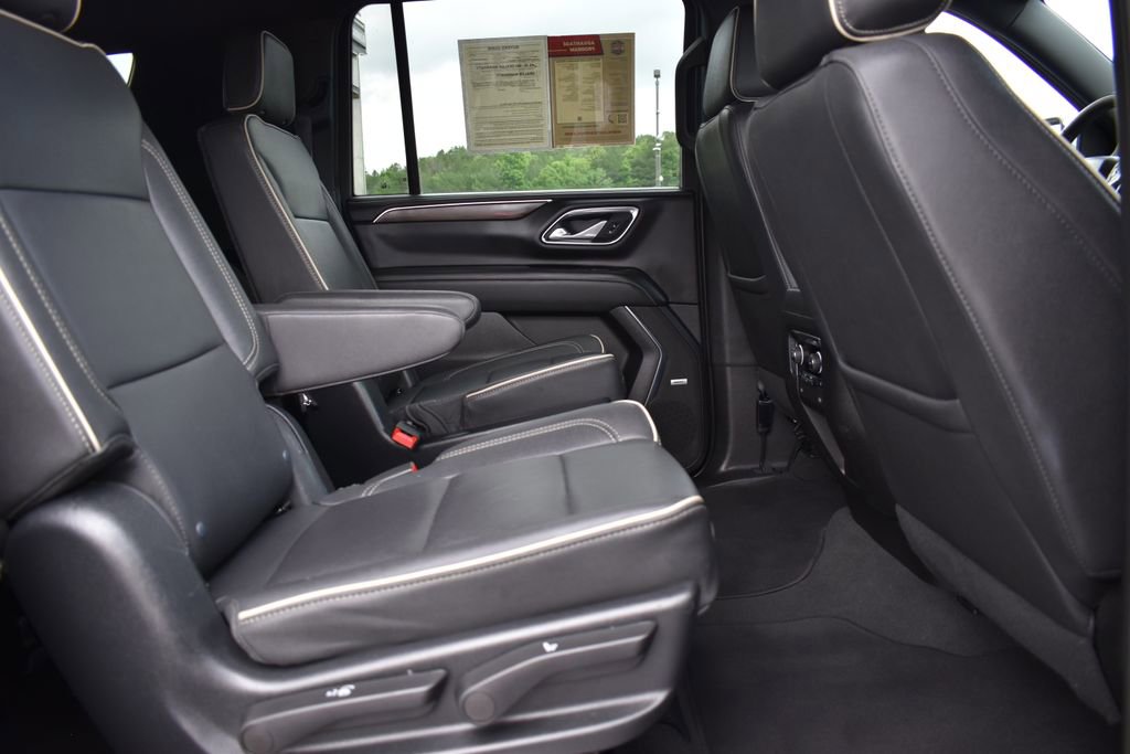 Used 2023 Chevrolet Suburban Premier AWD/4WD image 16