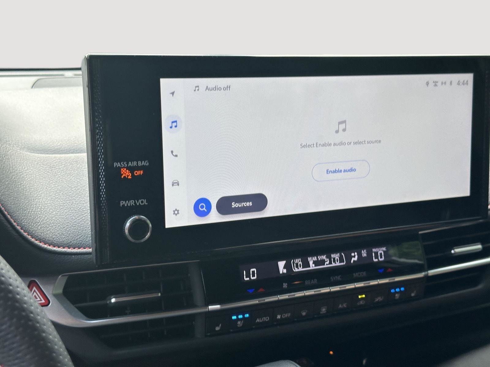 Used 2025 Toyota Sienna XSE FWD image 11