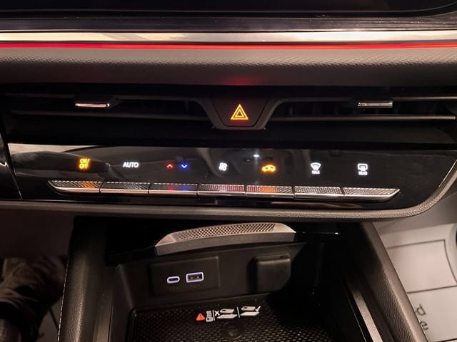 Certified 2024 Buick Envision Preferred AWD/4WD image 27