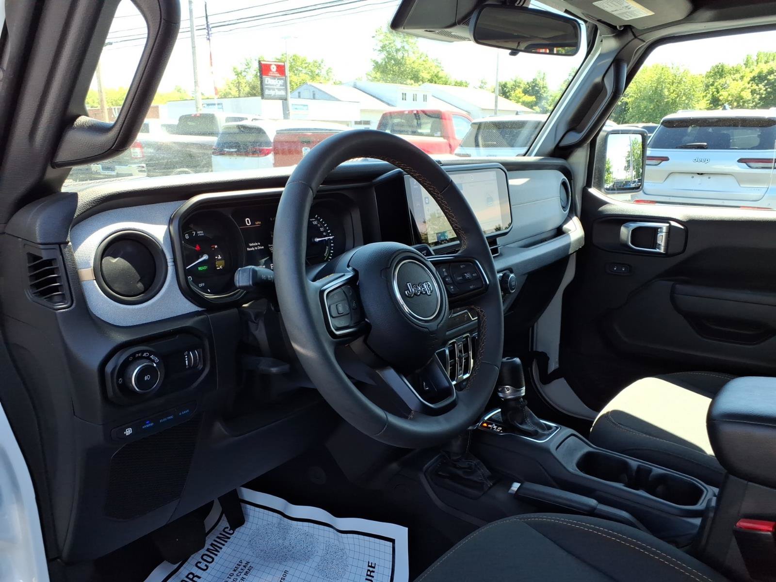 Certified 2024 Jeep Wrangler Unlimited w/ Technology Group AWD/4WD image 22
