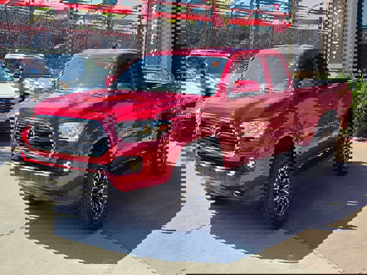 Used 2016 Toyota Tacoma SR5 RWD image 5