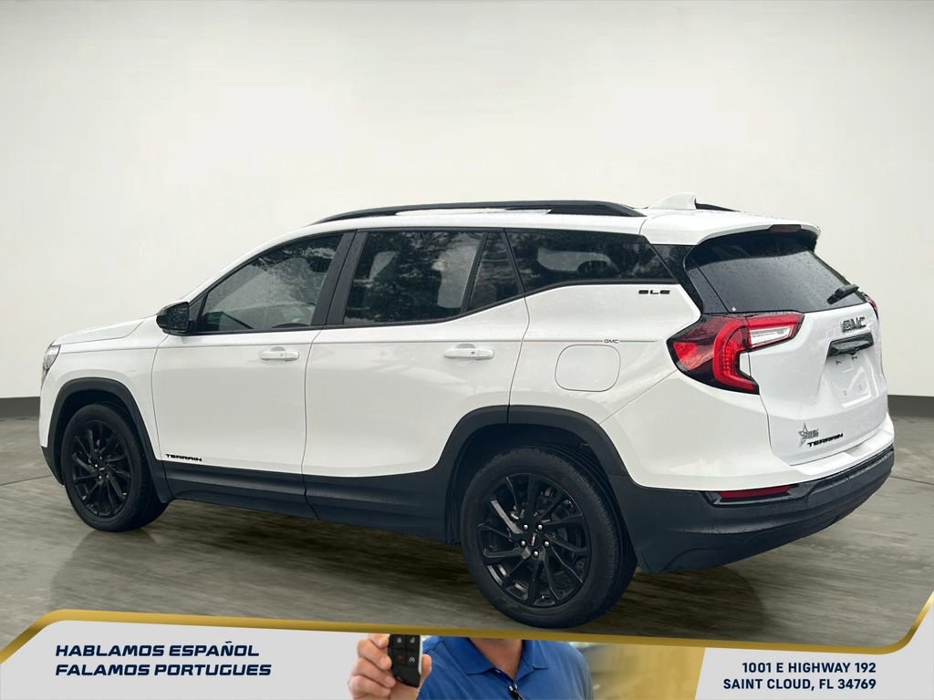 Used 2023 GMC Terrain SLE w/ Driver Convenience Package image 4