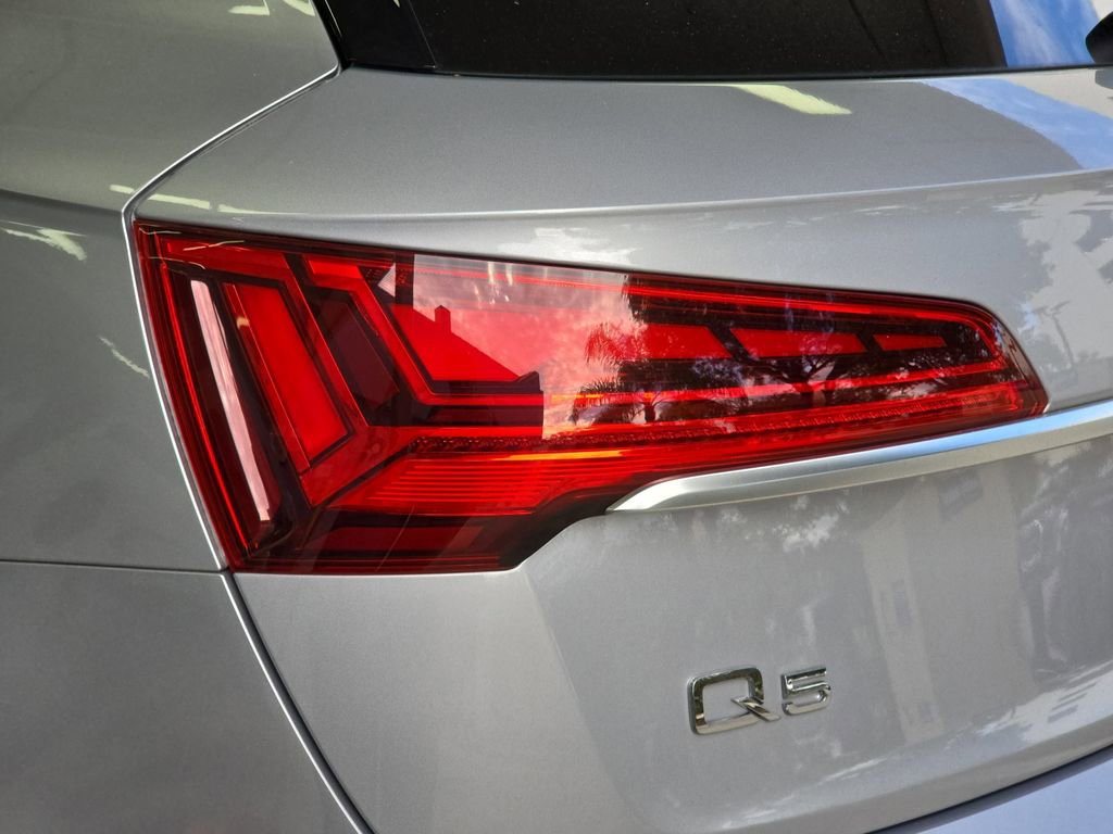 Used 2023 Audi Q5 2.0T Premium w/ Convenience Package image 29