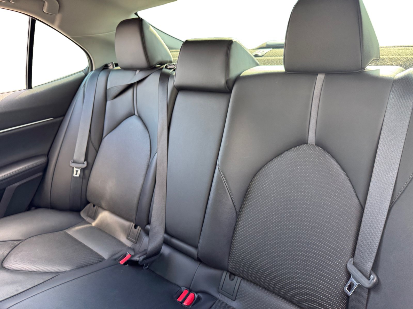 Used 2022 Toyota Camry XLE FWD image 13