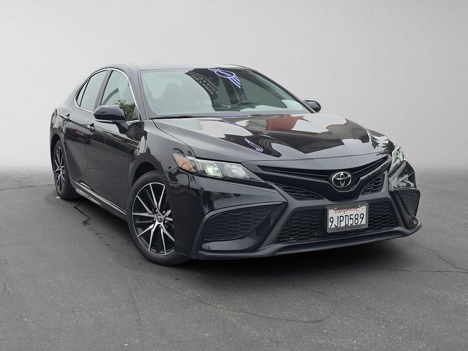 Certified 2024 Toyota Camry SE FWD image 1