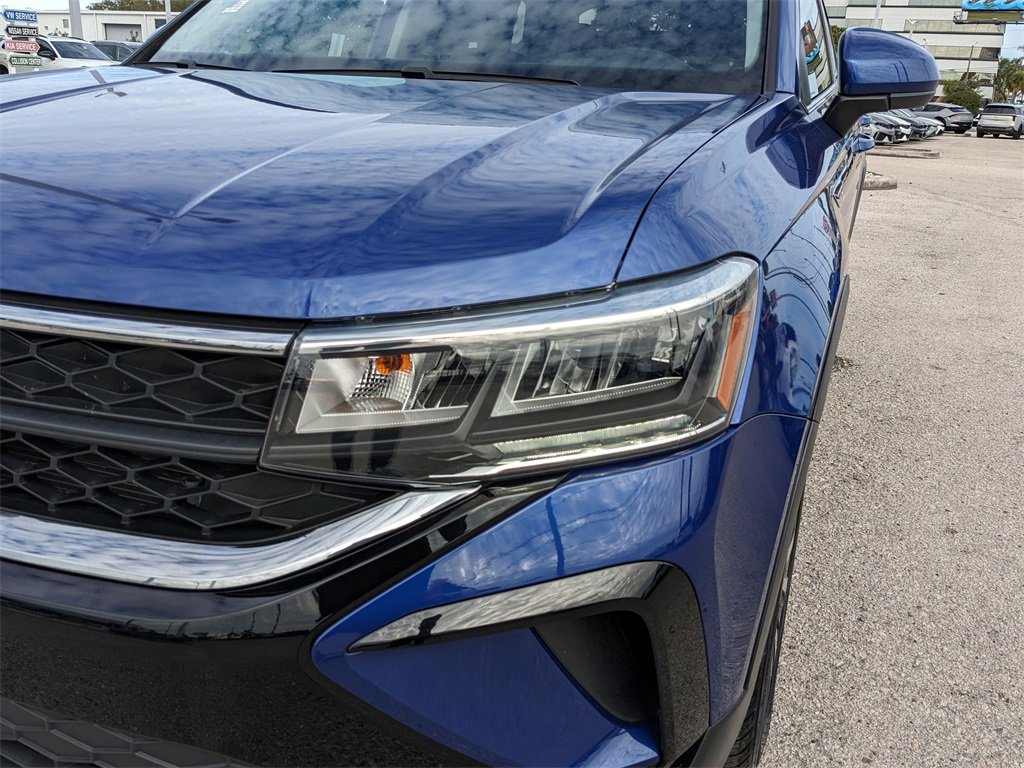 Certified 2023 Volkswagen Taos SE image 12