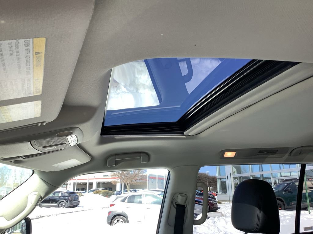 Used 2024 Nissan Armada SL image 31