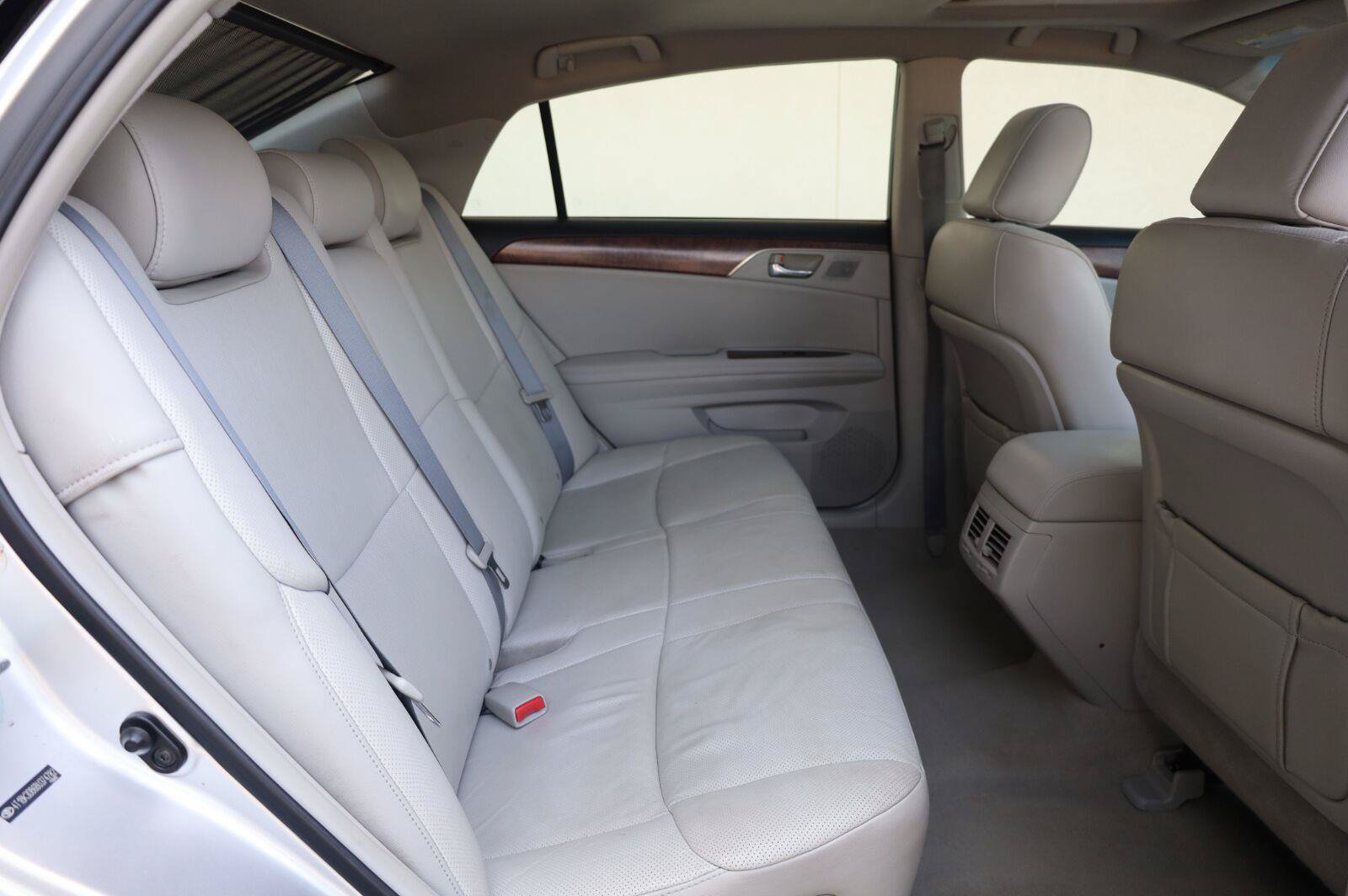 Used 2011 Toyota Avalon Limited FWD image 27