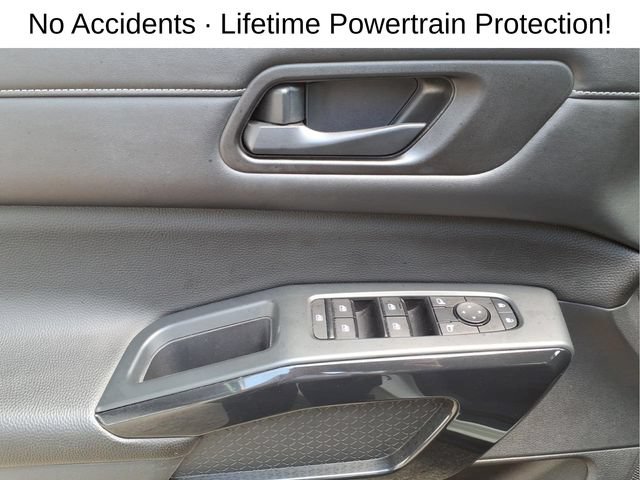 Used 2023 Nissan Pathfinder SV AWD/4WD image 11