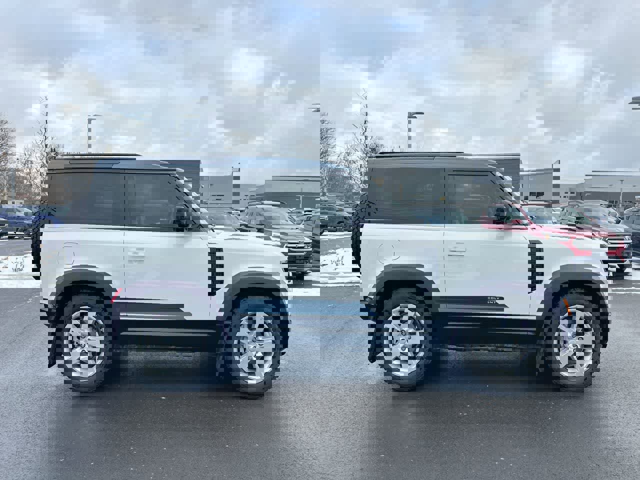 Used 2025 Land Rover Defender 90 S image 14