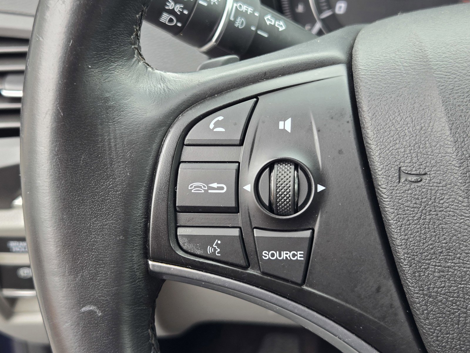 Used 2017 Acura MDX SH-AWD w/ Technology Package image 24