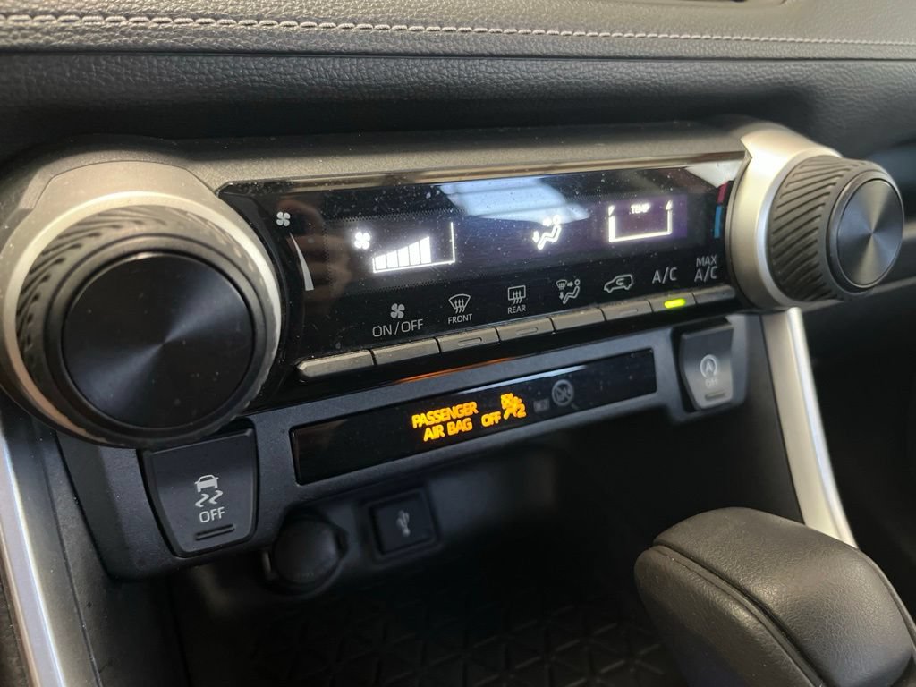 Used 2020 Toyota RAV4 LE w/ All Weather Liner Package AWD/4WD image 14