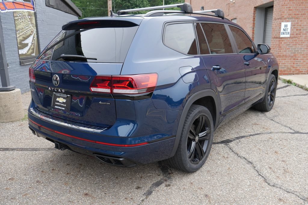 Used 2023 Volkswagen Atlas SEL R-Line AWD/4WD image 3