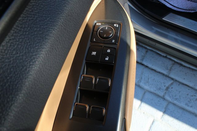 Used 2022 Lexus NX 350 AWD image 18