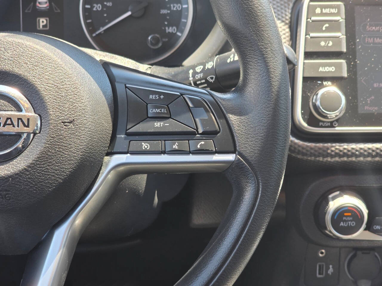 Used 2019 Nissan Kicks SV FWD image 14
