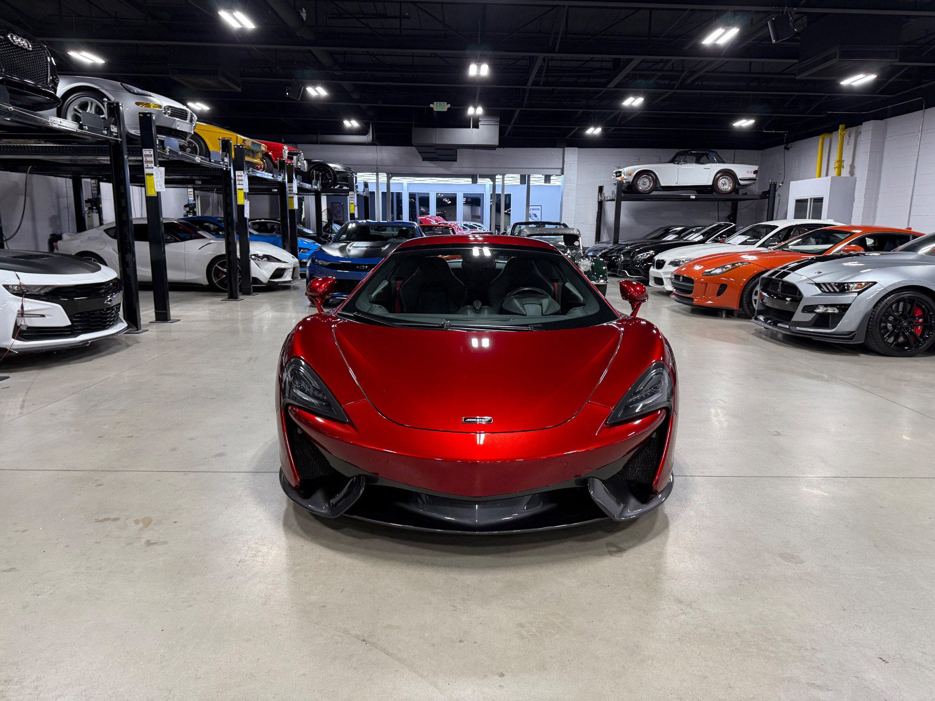 Used 2018 McLaren 570S Spider image 18