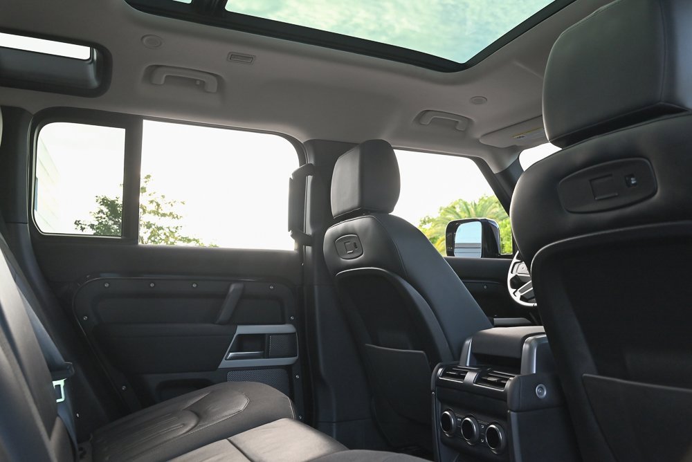 Used 2021 Land Rover Defender 110 SE image 17