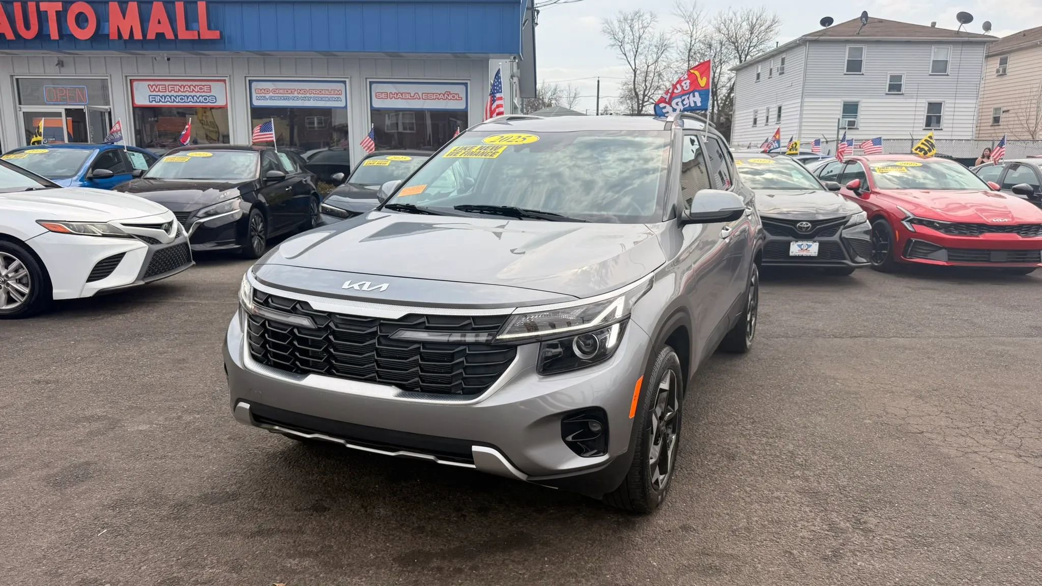 Used 2025 Kia Seltos S FWD image 1
