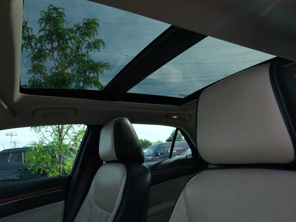 Used 2018 Chrysler 300 C w/ Sun, Sound & Nav Package image 17