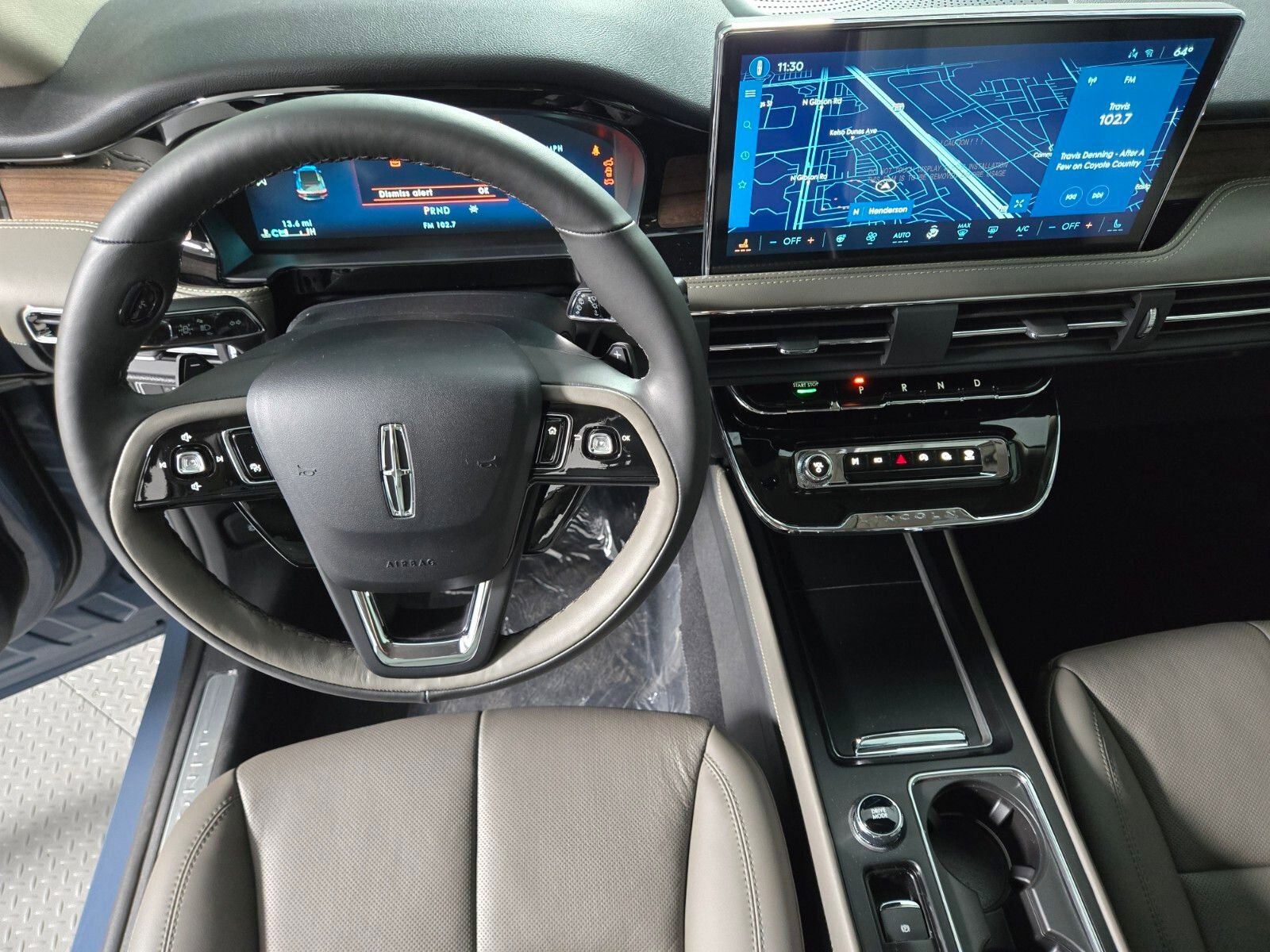 New 2026 Lincoln Corsair Reserve w/ Jet Appearance Package image 16