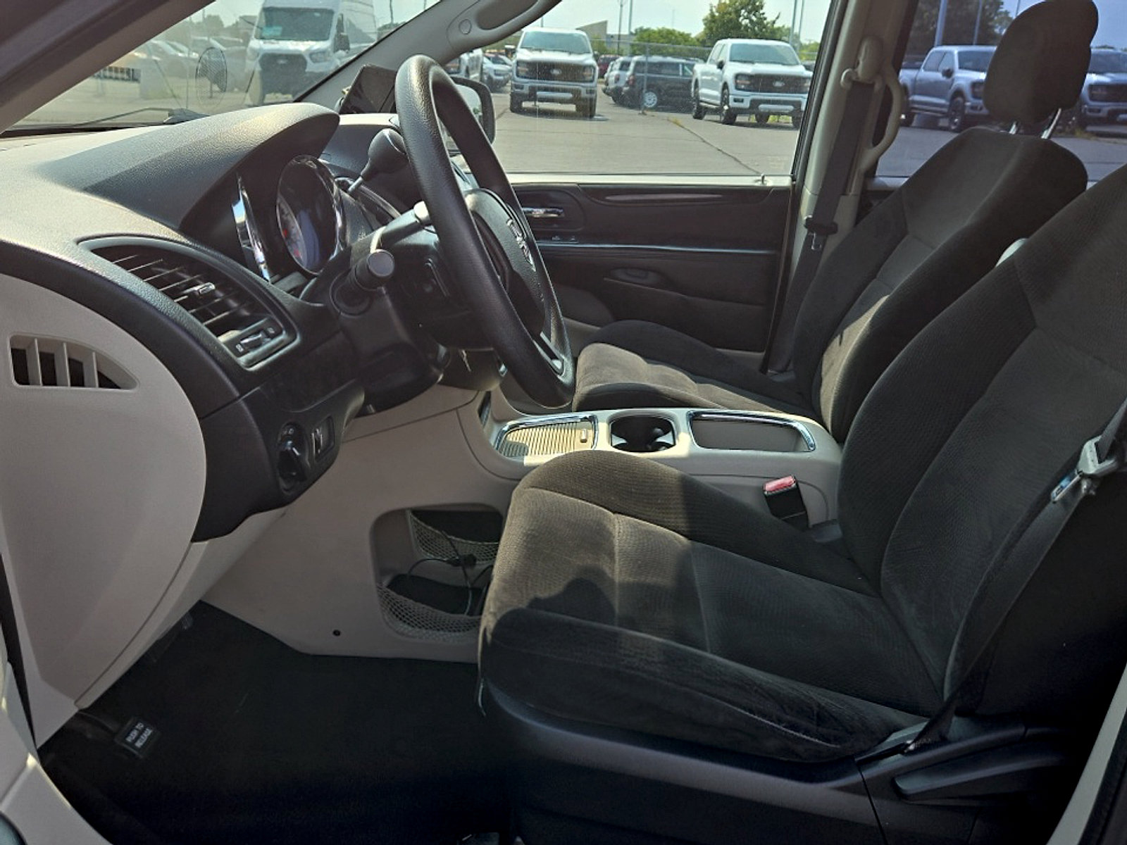 Used 2014 Dodge Grand Caravan American Value Package FWD image 10