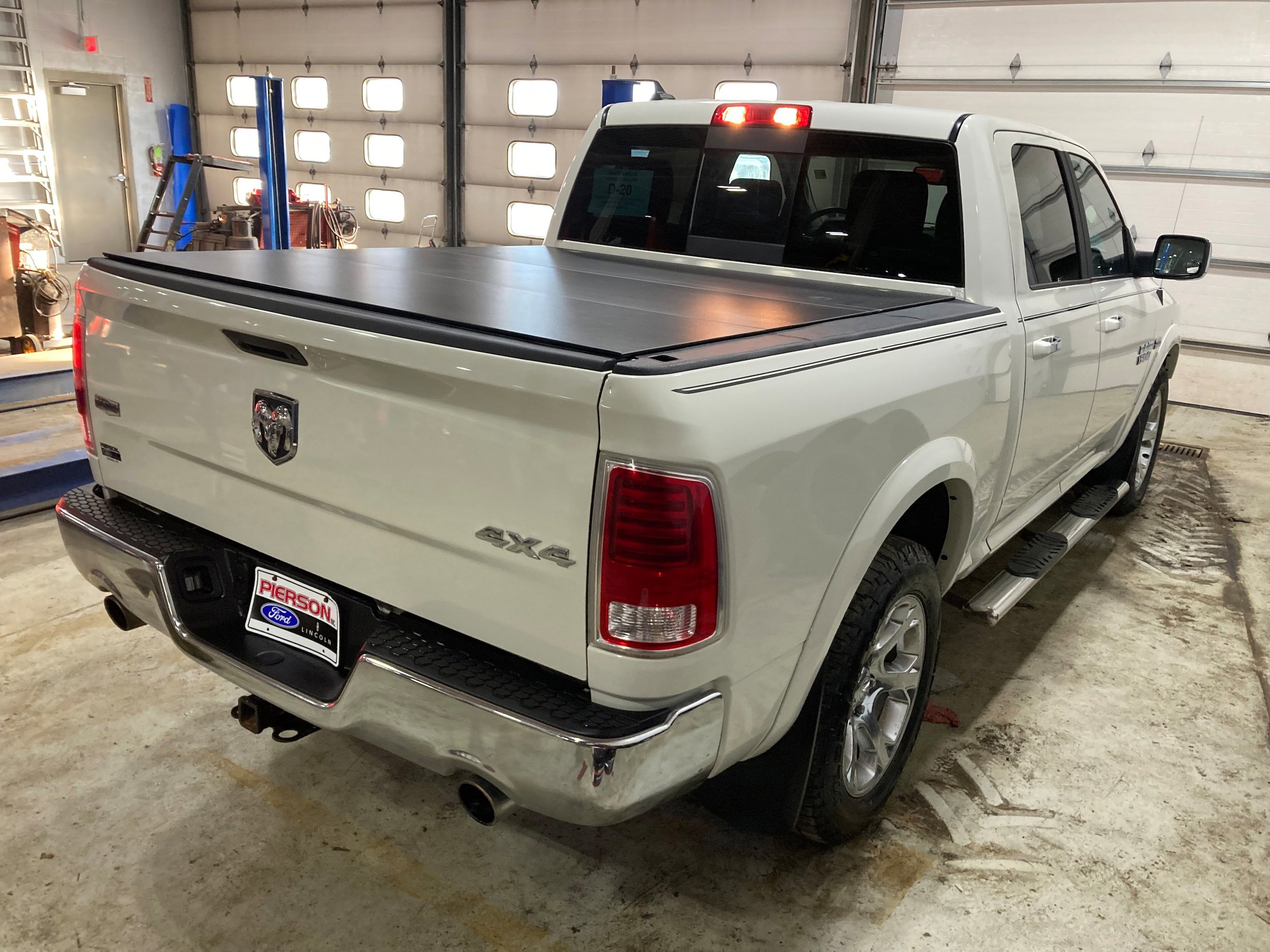 Used 2018 RAM 1500 Laramie w/ Convenience Group AWD/4WD image 15