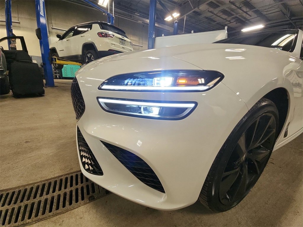 Used 2023 Genesis G70 2.0T w/ Sport Prestige Package image 29