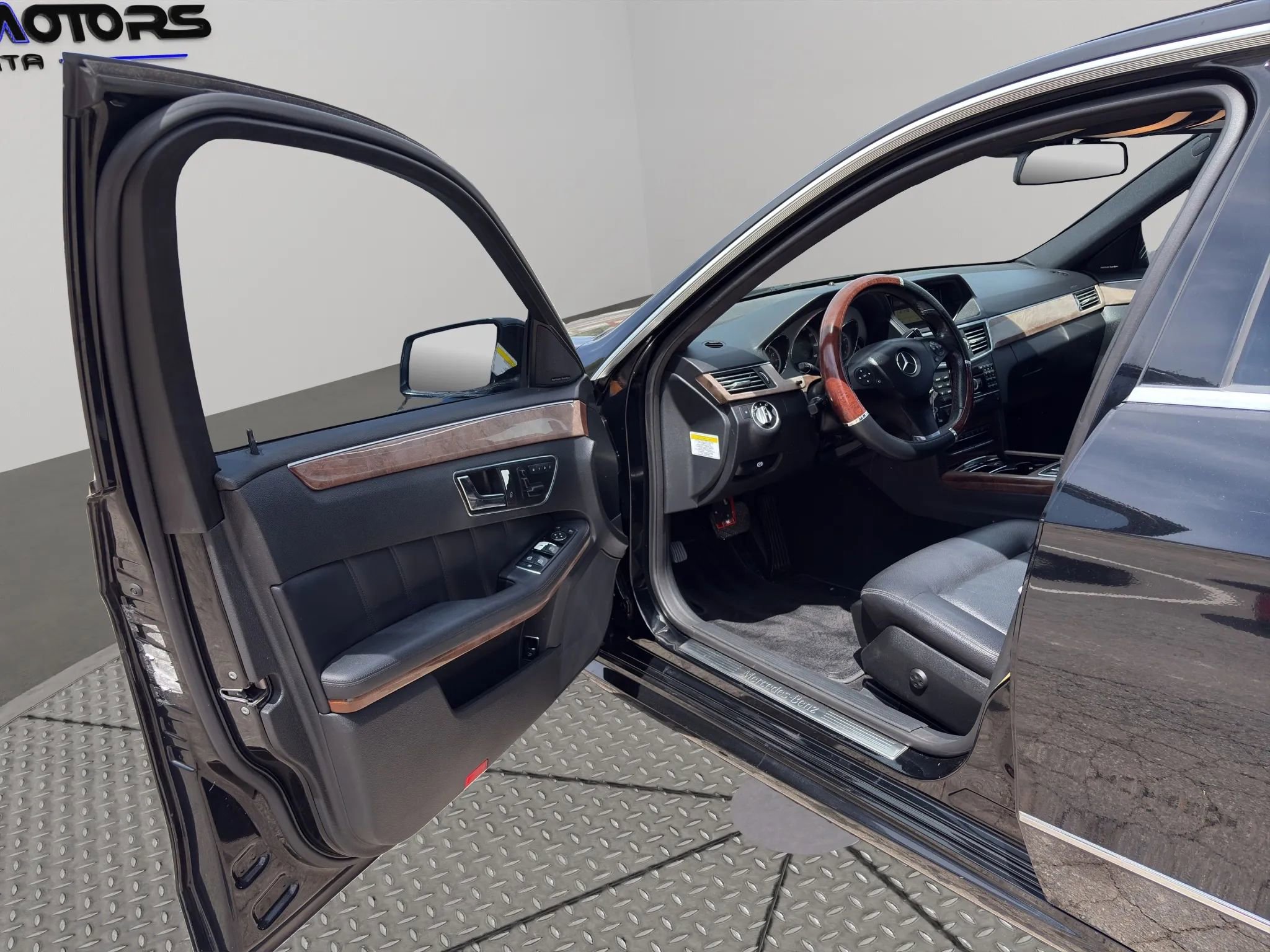 Used 2011 Mercedes-Benz E 350 Sedan image 23