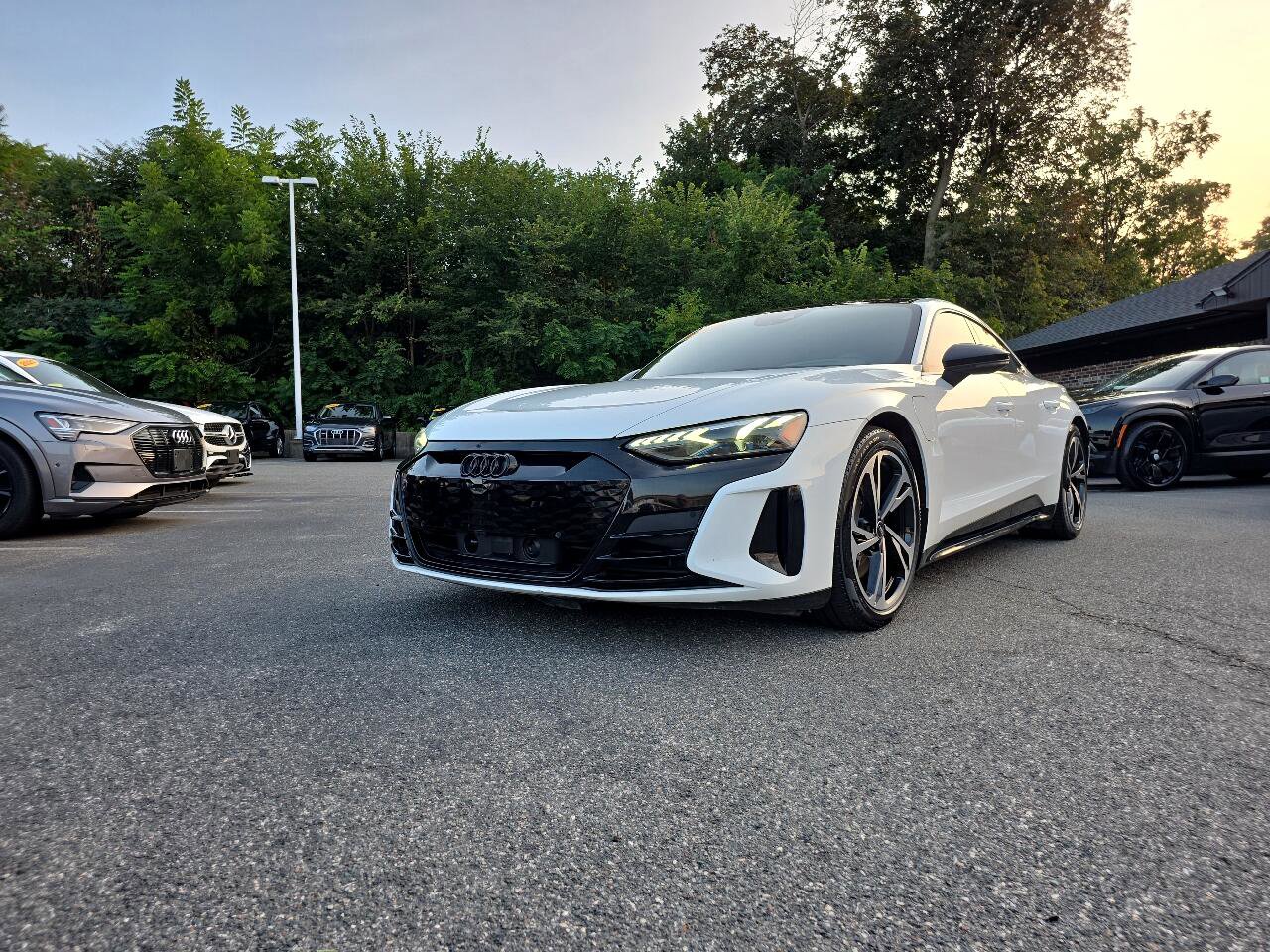 Used 2022 Audi e-tron GT Premium Plus w/ Performance Package image 4