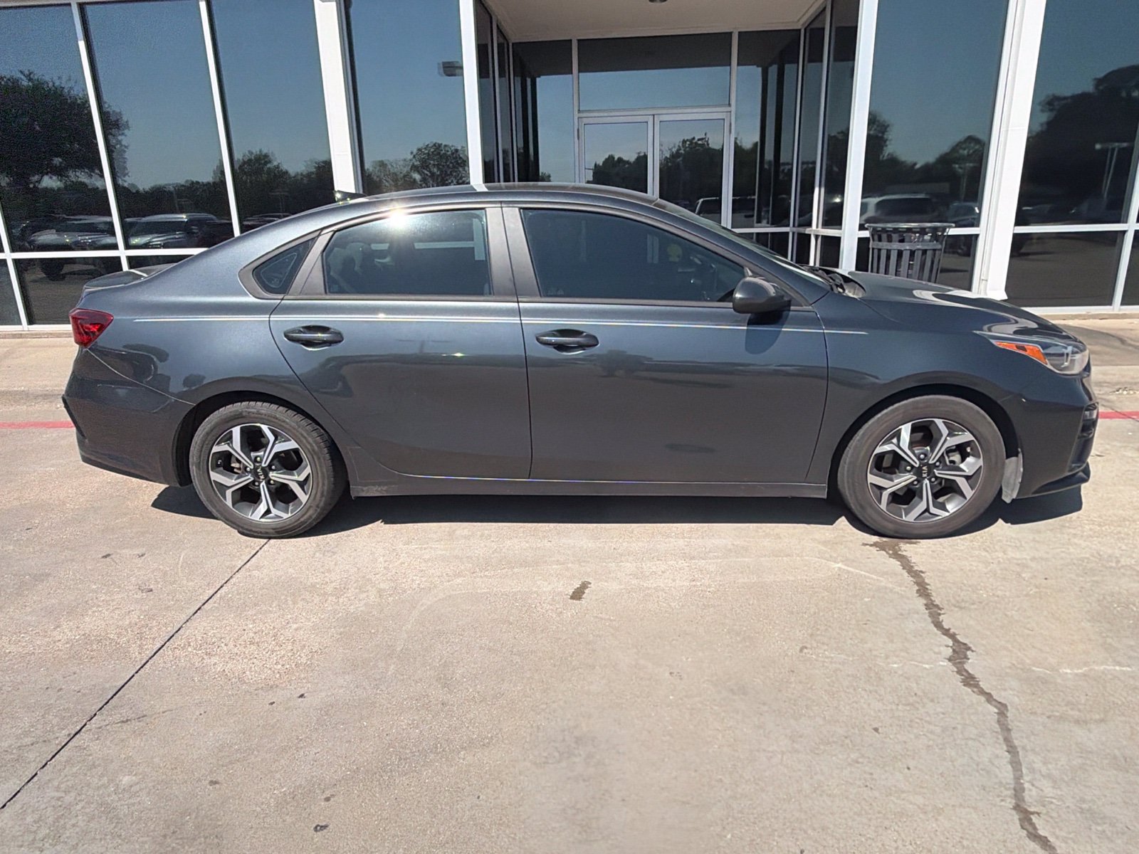Used 2021 Kia Forte LXS FWD image 5
