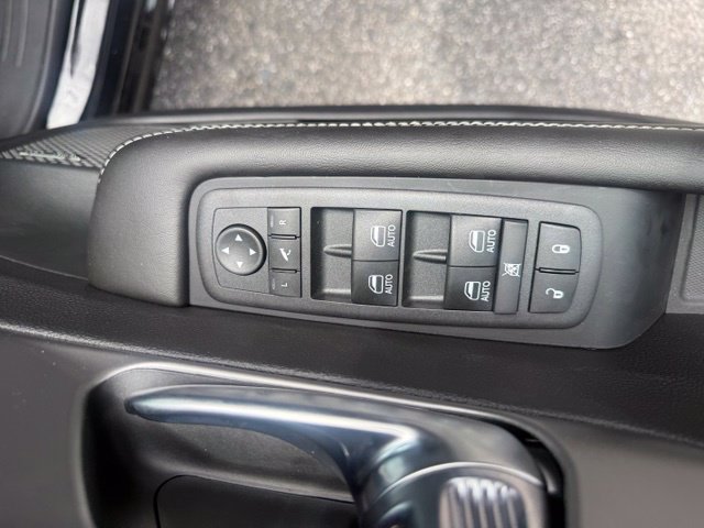 New 2027 Chrysler Pacifica Limited w/ Family Tech Group FWD image 39