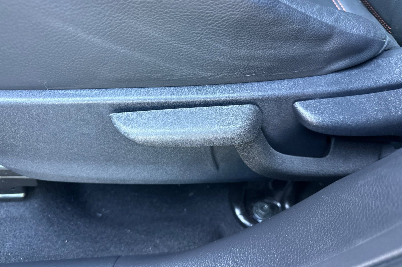 Used 2020 Nissan Kicks SR w/ SR Premium Package image 14