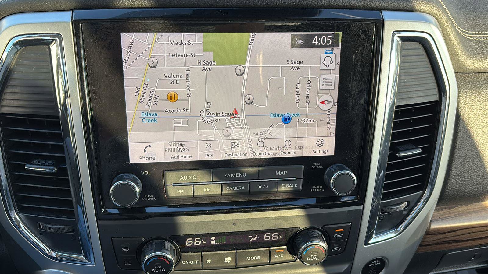 Used 2020 Nissan Titan SL w/ Moonroof Package image 30