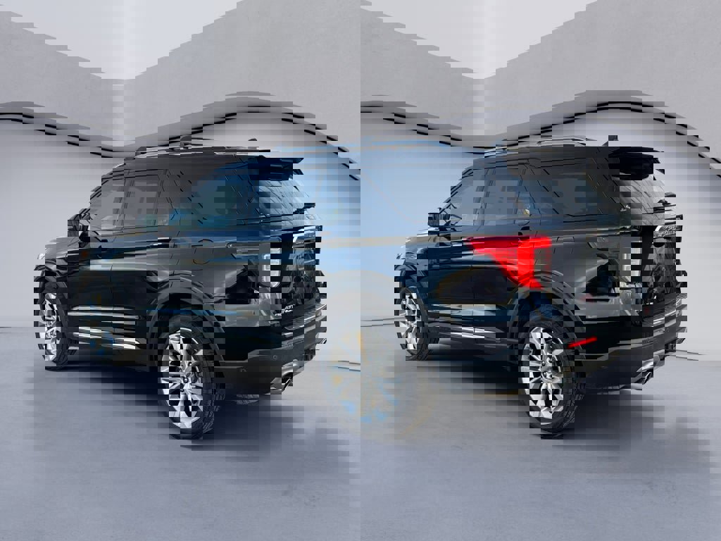 Used 2022 Ford Explorer Platinum w/ Equipment Group 601A image 3