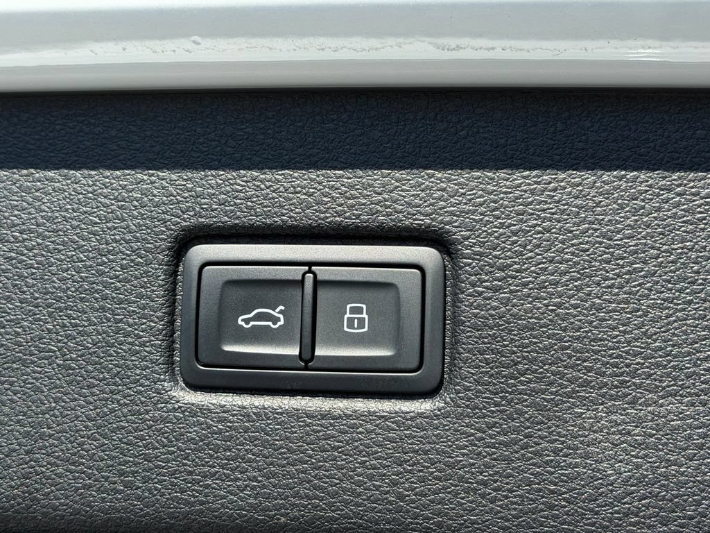 Certified 2025 Audi Q7 3.0T Prestige AWD/4WD image 21