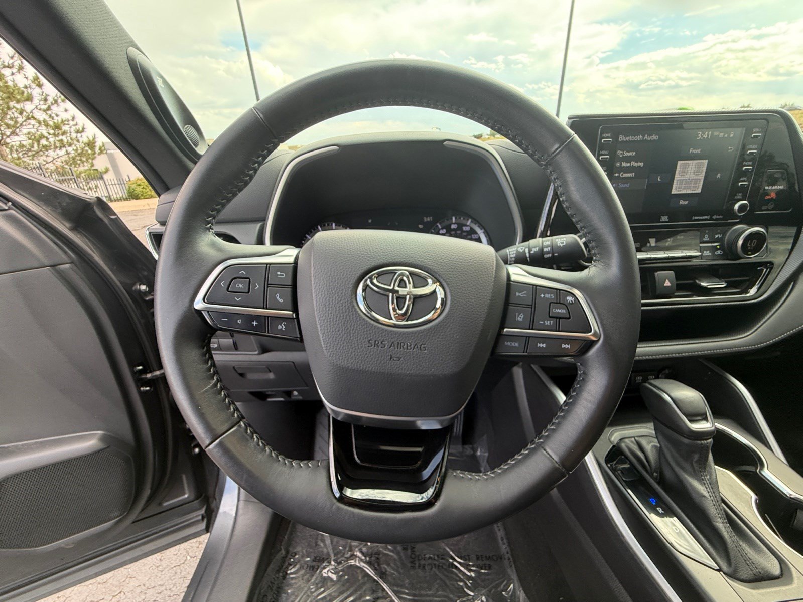 Used 2021 Toyota Highlander XSE AWD/4WD image 9