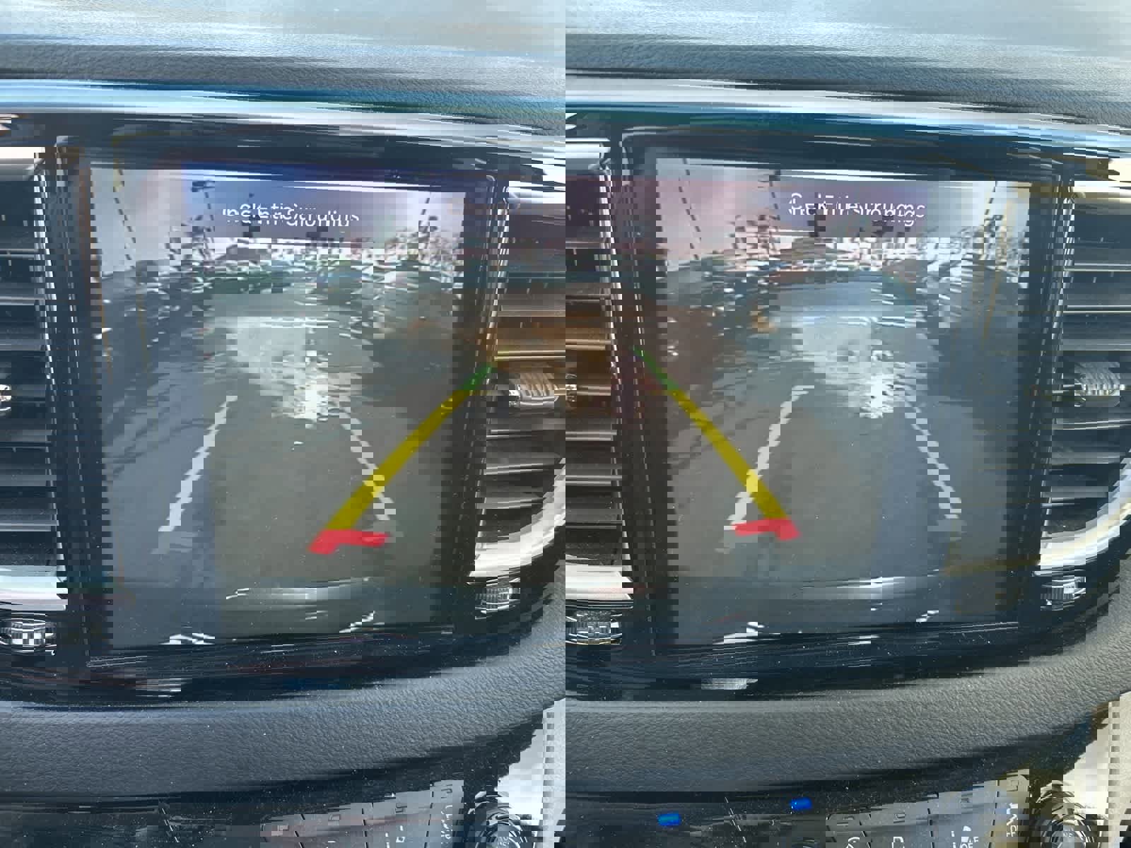 Used 2023 Chrysler Pacifica Touring-L image 27