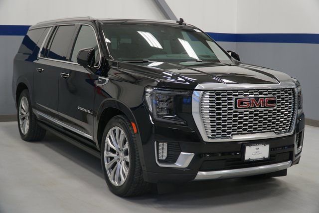 Used 2024 GMC Yukon XL Denali w/ Denali Reserve Package image 8