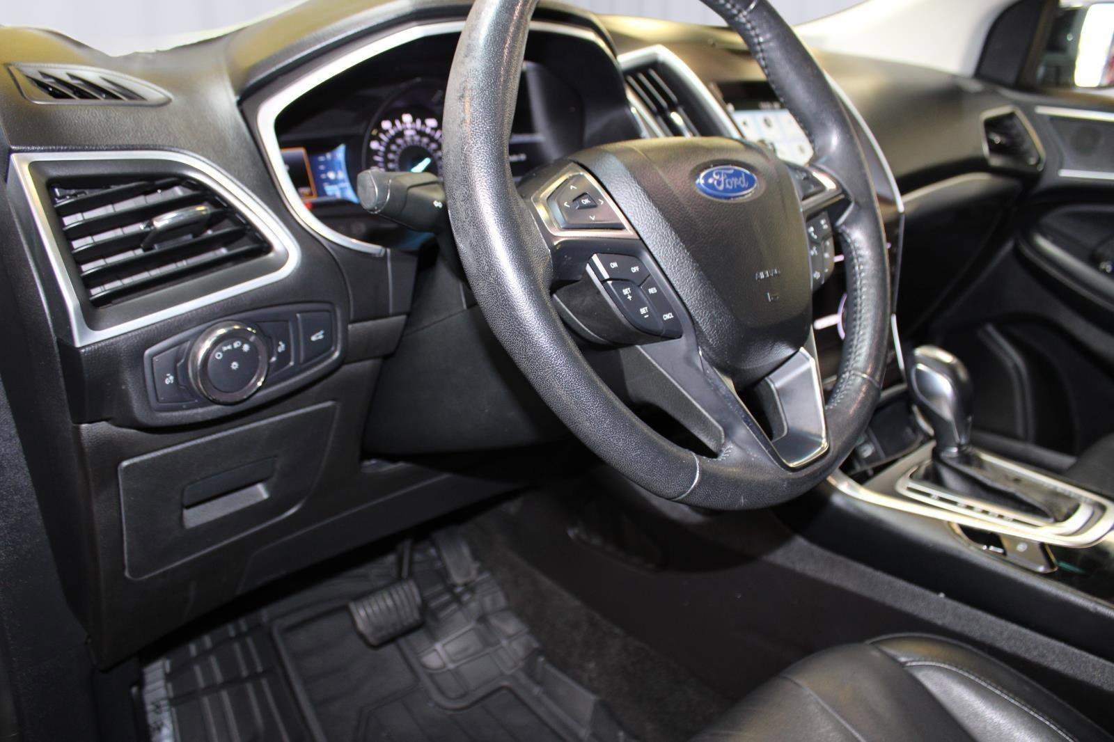 Used 2017 Ford Edge Titanium image 13