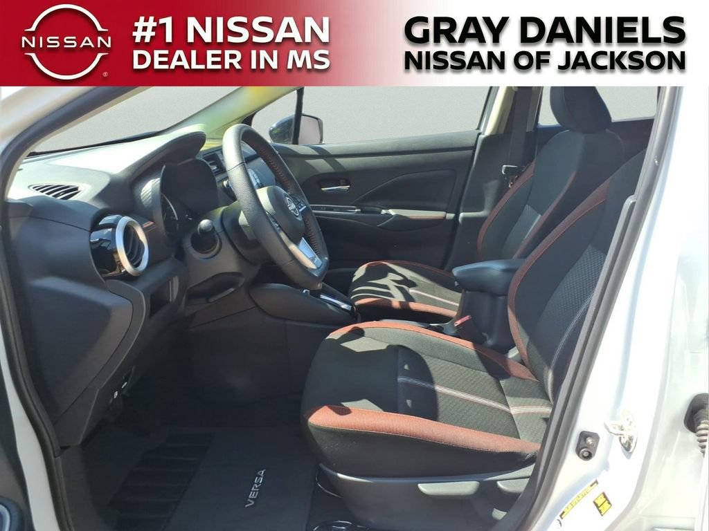 New 2025 Nissan Versa SR w/ Trunk Package FWD image 22
